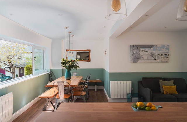 BeachBreak, Sleeps 9, Pets, Hot Tub