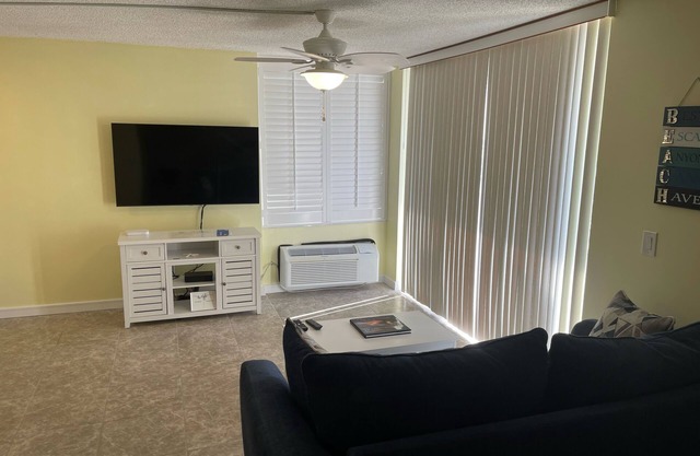 Beachfront 1-bedroom condo