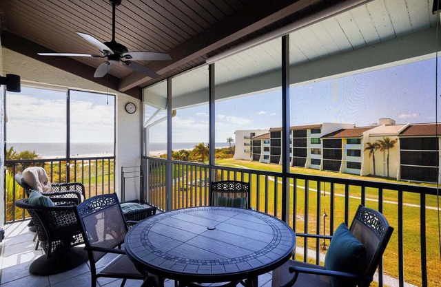 Beachfront Condo at Loggerhead Cay with Vaulted Ceilings