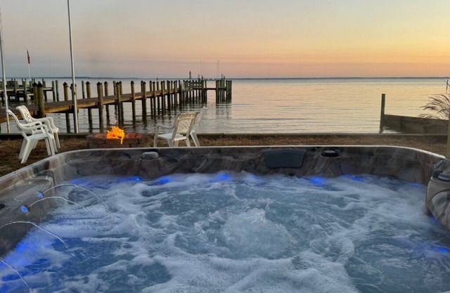 Beachfront Hideaway - Pet Friendly, Hot Tub, EV