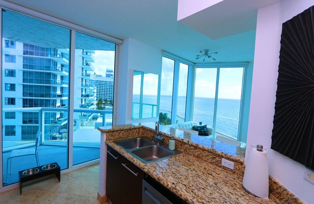 Beachfront Panoramic Ocean Views 2Bed 2Bath