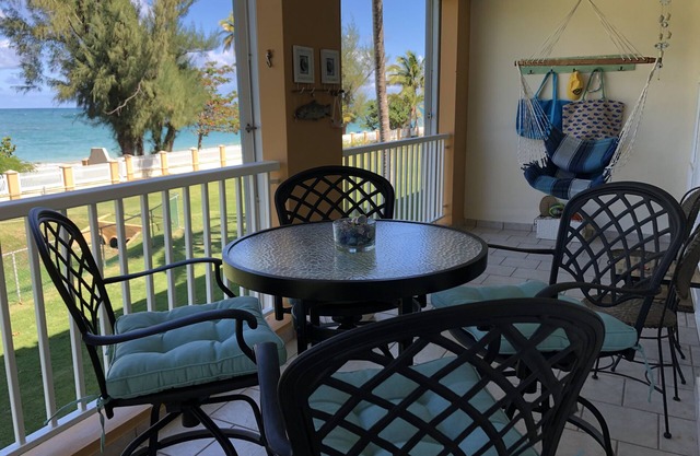 Beachfront , Pool and Beautiful Ocean View @ Malibu Beach, Loíza Puerto Rico