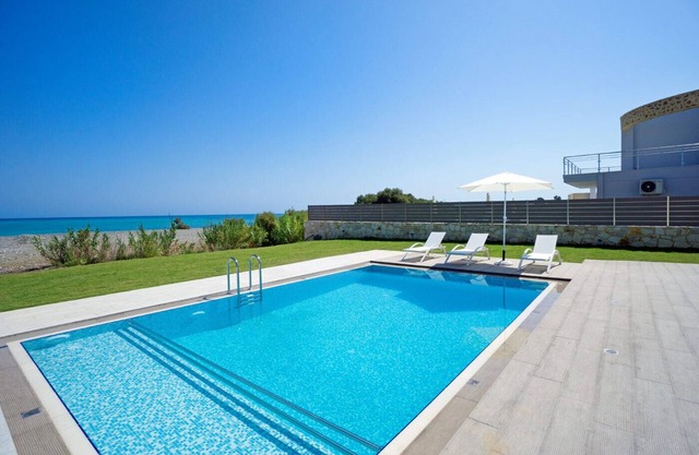 Beachfront Villa Tavronitis with 8 bedrooms and 2 private pools