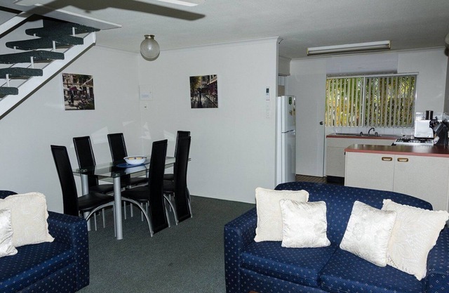 Beachside 2 bedroom apartment with pool