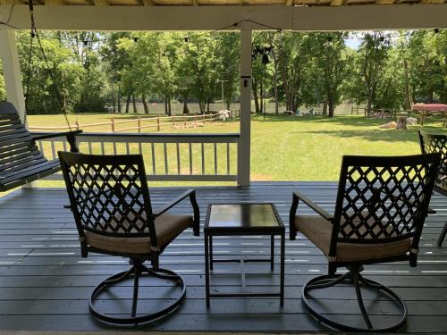 Bear Valley- Riverfront with hot tub - Starlink Satellite Wi-Fi