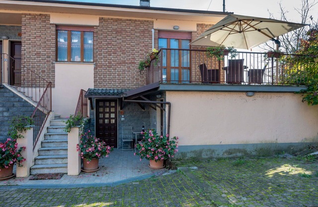 Beautiful apartment for 5 guests with WIFI, A/C, TV, terrace and parking