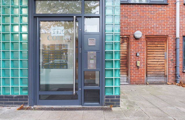 Beautiful 1-Bed Apt w/Balcony in Shepherd's Bush