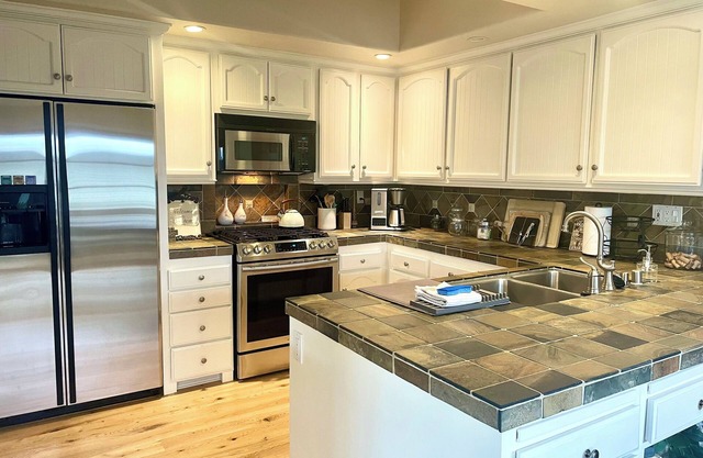 Beautiful 1 bedroom home that is perfect for your So Cal stay!