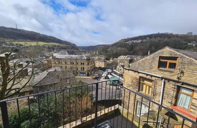 Beautiful 2 bedroom with patio and amazing views