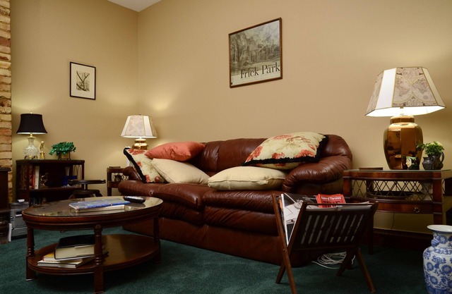 Beautiful 2BR Apt./Pittsburgh/East/Regent Square/Frick Park
