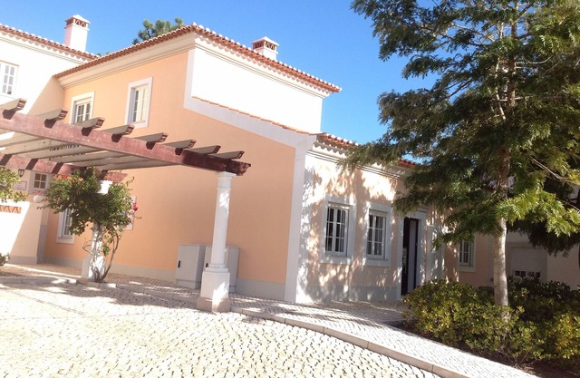 BEAUTIFUL 3 BED VILLA ON PRAIA D’EL REY BEACH RESORT *2025 Bookings Available*