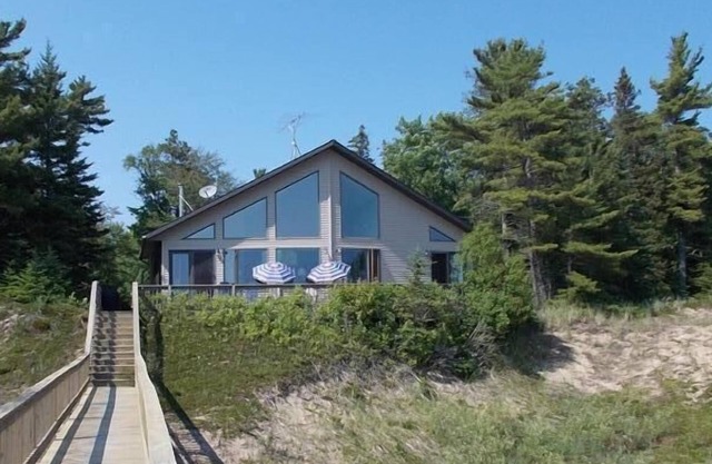 Beautiful 4 Seasons Lake Michigan Beach House 200 Feet of Pristine Beach.