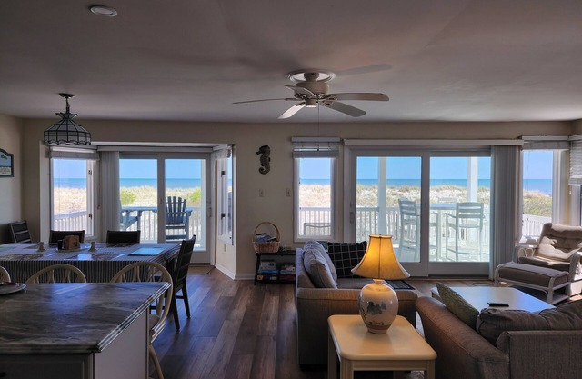BEAUTIFUL 4BR 2BA BEACHFRONT With BREATHTAKING OCEAN VIEW!