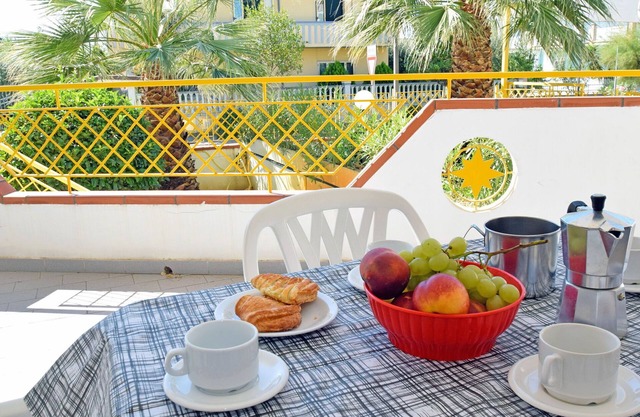 Beautiful apartment for 4 people with WIFI, TV, balcony, pets allowed and parking