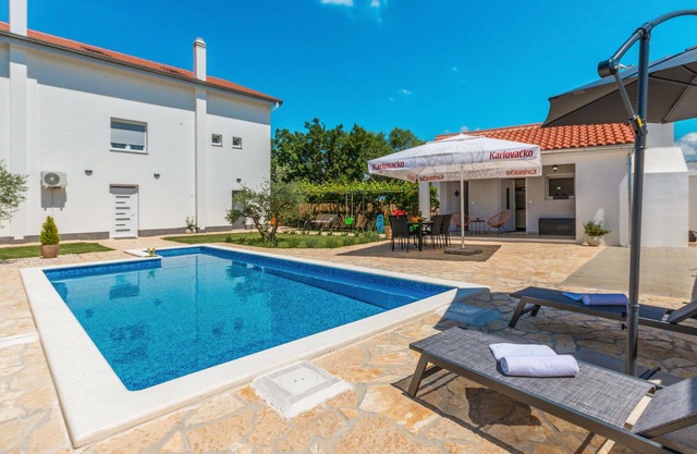 Beautiful apartment in Donje Rastane