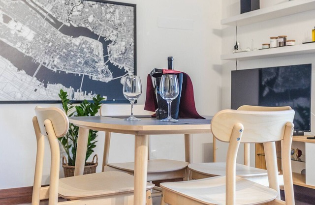 Beautiful apartment in villa for 3 guests with A/C, WIFI, TV and parking, close to Rome