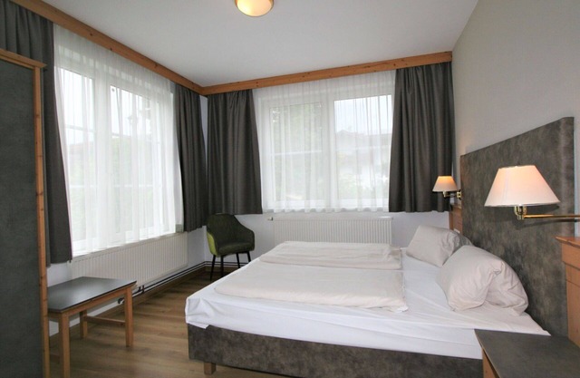 Beautiful apartment for 10 people with WIFI, pool, TV, terrace, pets allowed and parking
