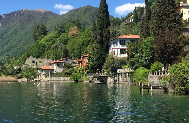 Beautiful apartment directly on Lake Lugano with private lake terrace