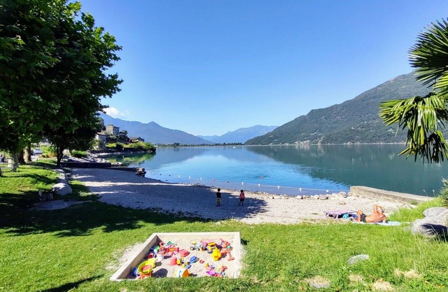 Beautiful apartment for 6 guests with WIFI, A/C, TV, balcony and parking