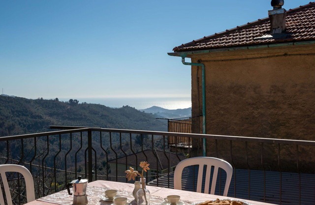 Beautiful apartment for 4 people with WIFI, TV, balcony, pets allowed and parking