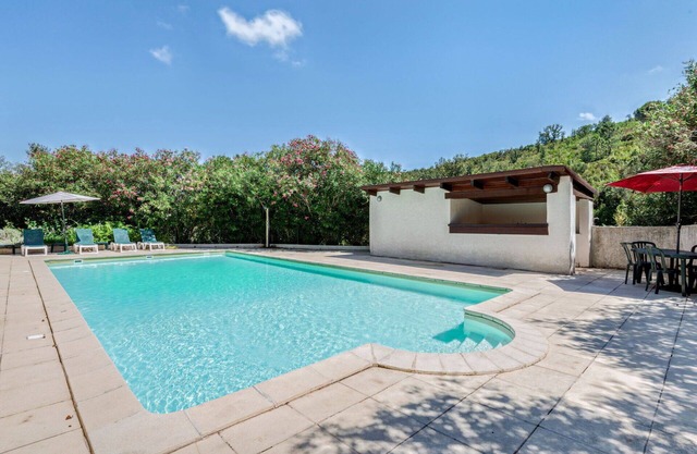 Beautiful apartment with A/C, pool, WIFI, TV, patio, pets allowed, panoramic view and parking