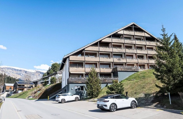 Beautiful apartment with pool, WIFI, TV, balcony, pets allowed, panoramic view and parking