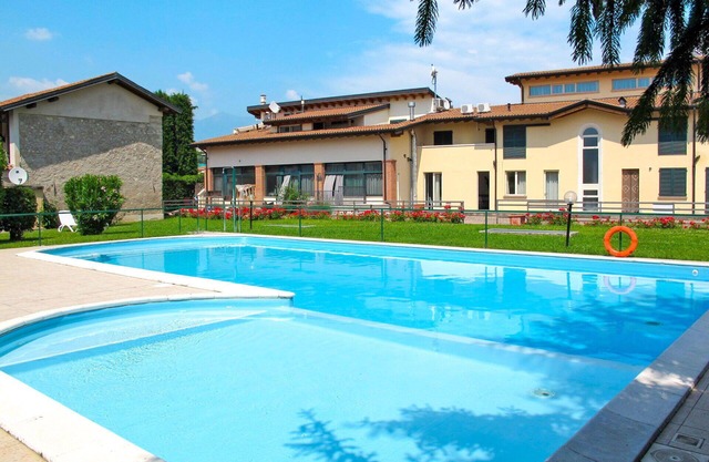 Beautiful apartment with A/C, WIFI, pool, TV, balcony, pets allowed, panoramic view and parking
