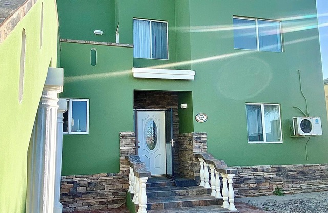 Beautiful beachfront home, private beach, 20 min from downtown and pet friendly!