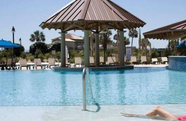 Beautiful Carribean style town home. Located in North Myrtle, North beachresort