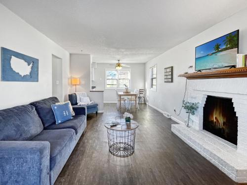 Beautiful Clive 3br Duplex Wfireplace
