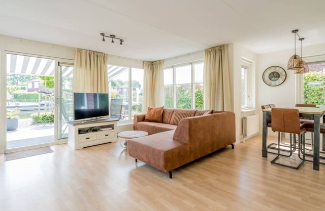 Beautiful holiday home with various extras such as an extended bedroom on the ground floor, veranda