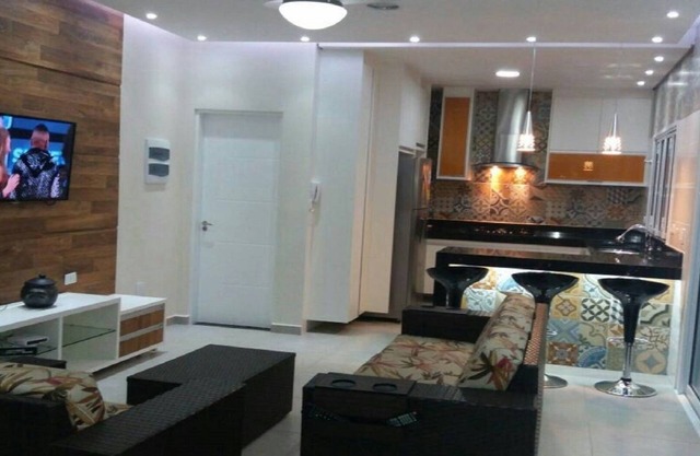 BEAUTIFUL HOME, IN CLOSED CONDOMINIUM!