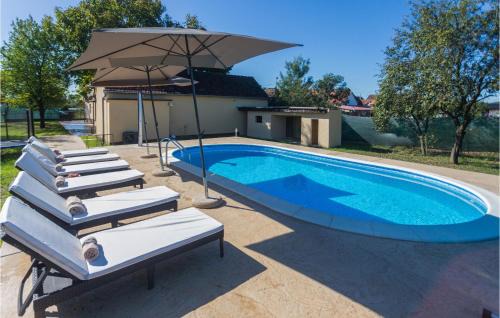 Beautiful Home In Donji Andrijevci