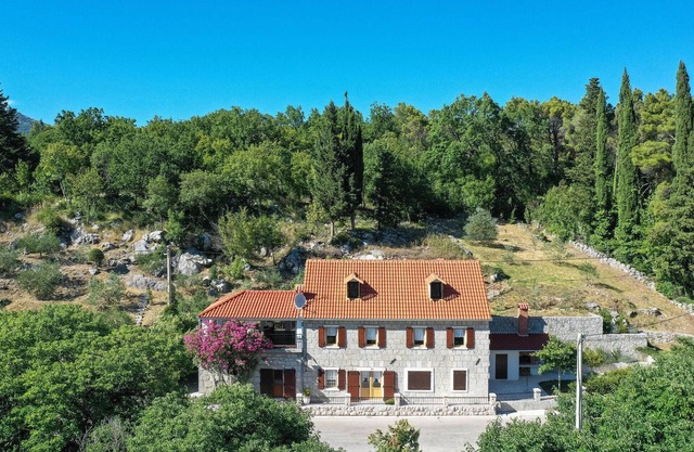 Beautiful home in Kucice with WiFi