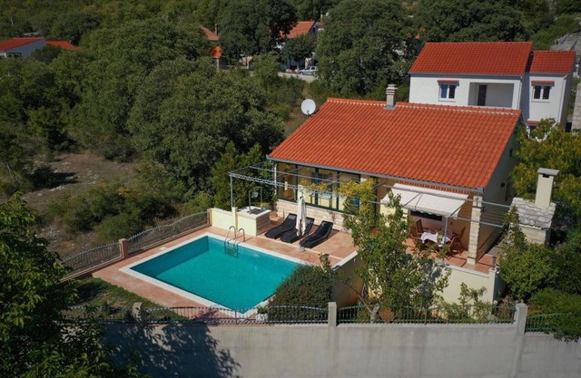 Beautiful home in Prapatnica