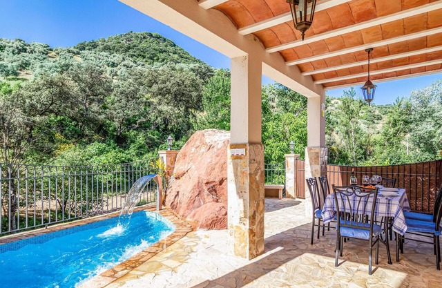 Beautiful home in Rute