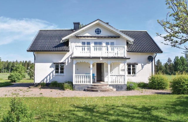 Beautiful Home In Södra Vi With Wifi