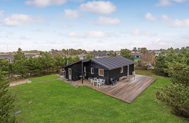 Beautiful home in Sæby with WiFi