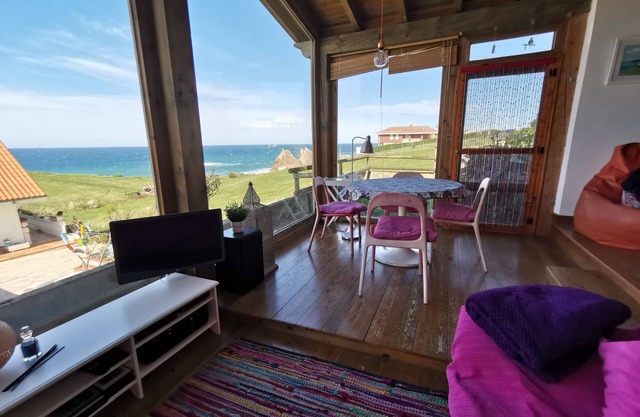 Beautiful House with garden on the beach of La Arnia with excellent sea views