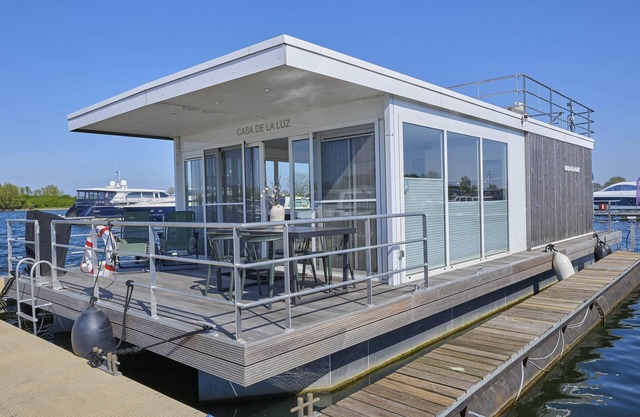 Beautiful houseboat in harbour of Kerkdriel