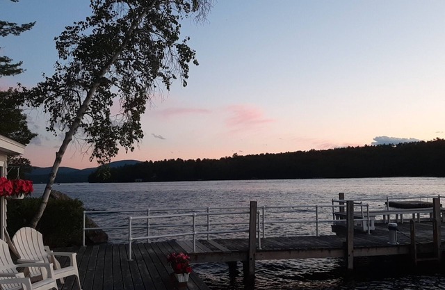 Beautiful Lake Front Cottage on Winter Harbor