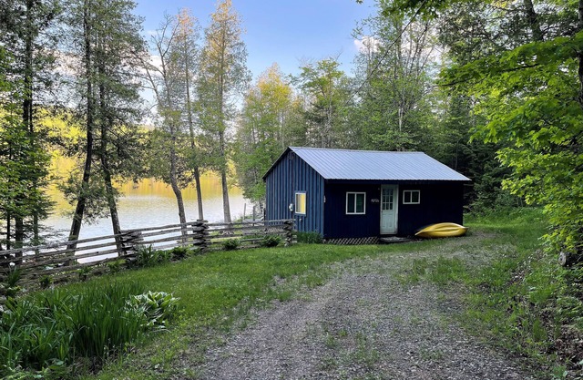 Beautiful Lakefront Cottage