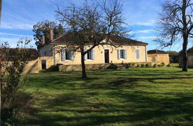 Beautiful late 18th century family house, fully renovated, refined and peaceful.