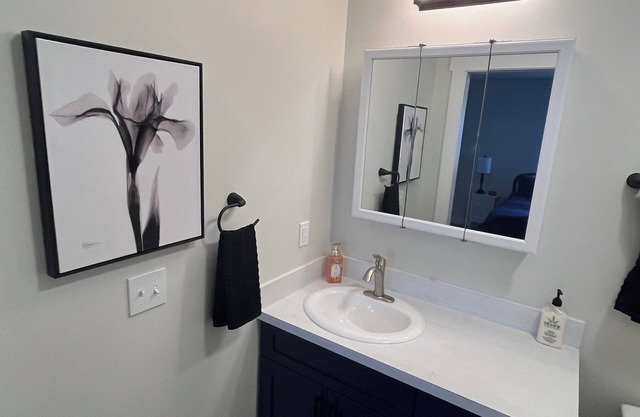 Beautiful new 2 bed 2 bath apartment minutes away from the beautiful Snake River