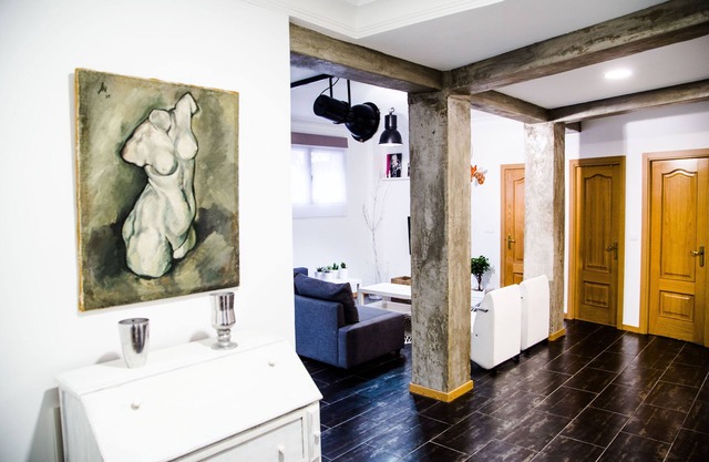 Beautiful newly refurbished apartment between Palacio Real and La Latina