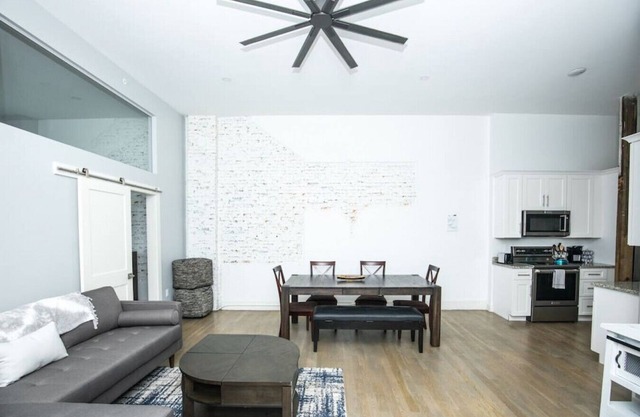 Beautiful Old Port Apt-Downtown