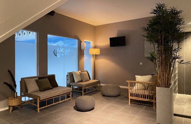 Beautiful private villa for 6 guests with WIFI, TV, terrace and parking