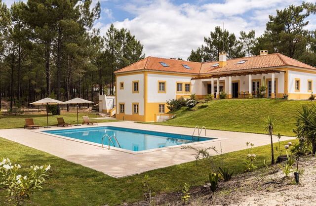 Beautiful private villa for 8 people with private pool, TV, terrace and parking