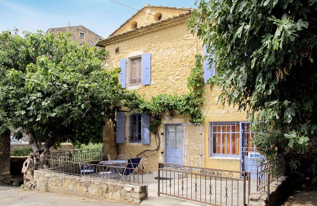 Beautiful private villa with WIFI, TV, terrace, pets allowed, panoramic view and parking