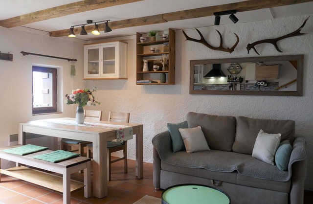 Beautiful private villa for 4 people with WIFI, patio and parking